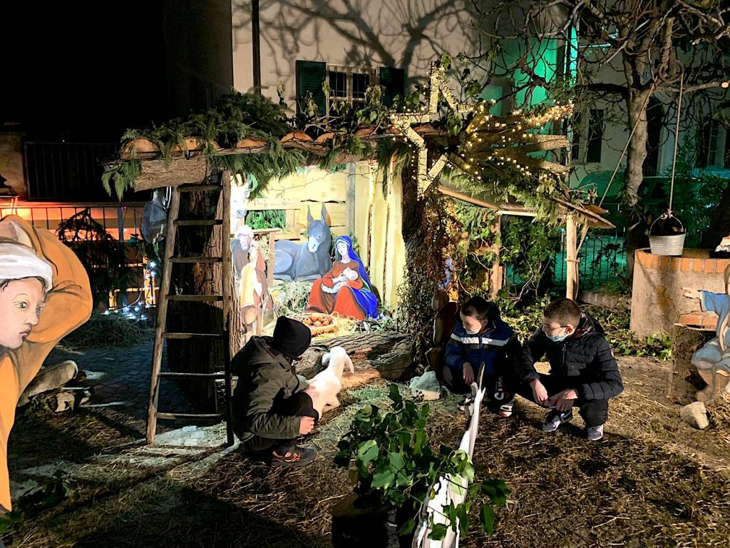Il presepe con gli agnellini